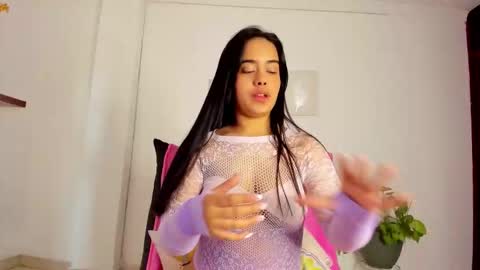 Snapshot of annie_sweet6 chatting on 10-03-25, 01:41 Annie online show from 10-03-25, 01:41