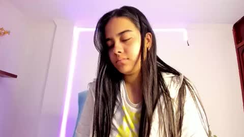 Snapshot of annie_sweet6 chatting on 11-13-25, 01:21 Annie online show from 11-13-25, 01:21