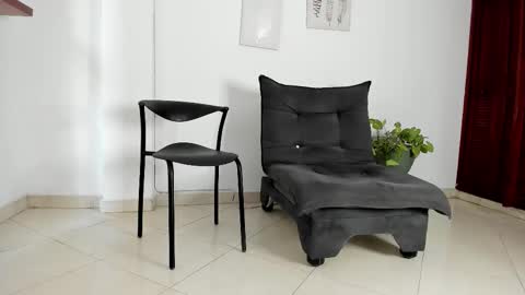 Snapshot of annie_sweet6 chatting on 12-16-25, 01:05 Annie online show from 12-16-25, 01:05