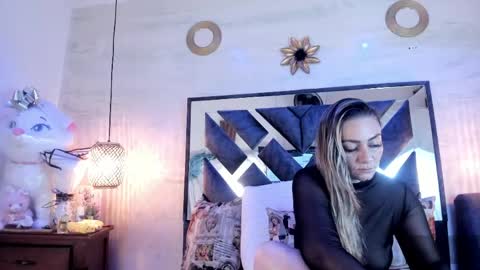 annie_vega17 online show from 05-18-26, 11:38