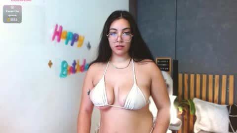 Snapshot of annie_volker chatting on 12-18-25, 05:35 Annie Volker online show from 12-18-25, 05:35