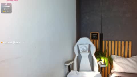 Snapshot of annie_volker chatting on 12-23-25, 04:21 Annie Volker online show from 12-23-25, 04:21