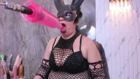 annie_wigg_ online show from 09-11-25, 03:28