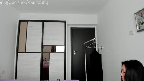 Annie online show from 06-12-26, 12:37