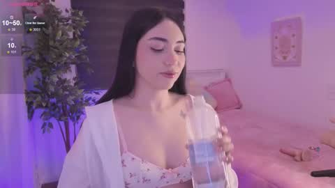 Cassandra online show from 11-08-25, 06:02