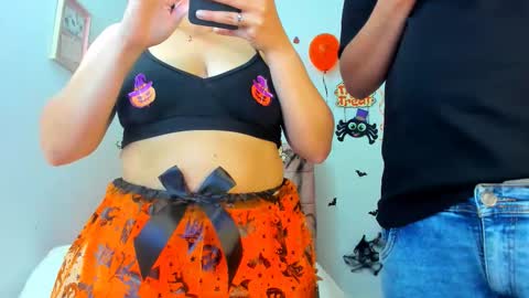 Anniecollen online show from 10-15-25, 02:44