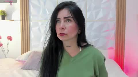 Snapshot of anniee_333 chatting on 06-26-26, 03:16 online show from 06-26-26, 03:16
