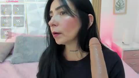 Snapshot of anniee_333 chatting on 07-14-26, 02:34 online show from 07-14-26, 02:34