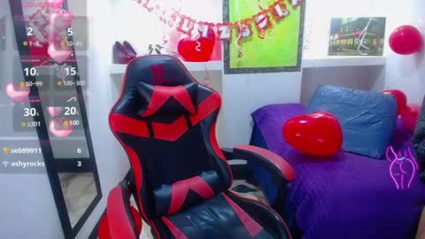 Anniee online show from 02-16-25, 02:32