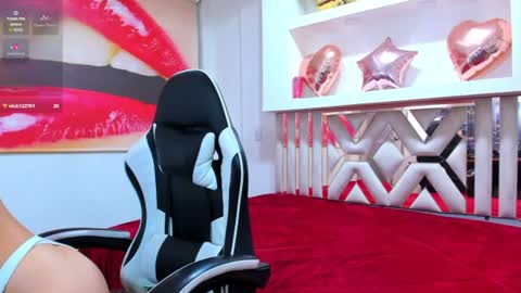 Anniee online show from 07-31-26, 01:21