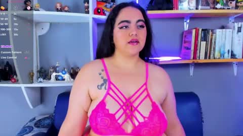 Snapshot of annieesweett_ chatting on 06-26-26, 01:37 Annie Sweet Cherry online show from 06-26-26, 01:37