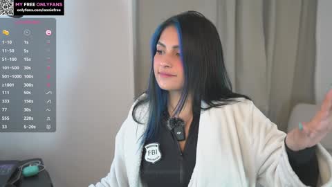 Snapshot of annieguzman_ chatting on 10-23-25, 02:33 Annie FREE TRIAL IN BIO online show from 10-23-25, 02:33