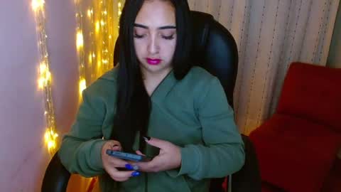 Snapshot of anniehh_ chatting on 01-19-25, 08:29 Annie Independent model Hello all offline tokens are appreciated thank you for your support.33 online show from 01-19-25, 08:29