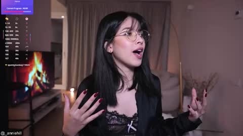 Snapshot of anniehillofficial_ chatting on 11-08-25, 10:08 anniehillofficial_ online show from 11-08-25, 10:08