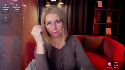 Annie online show from 09-26-25, 05:44