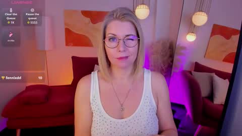 Annie online show from 11-14-25, 06:12