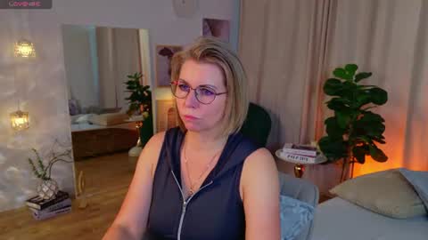 Annie online show from 06-13-26, 08:34