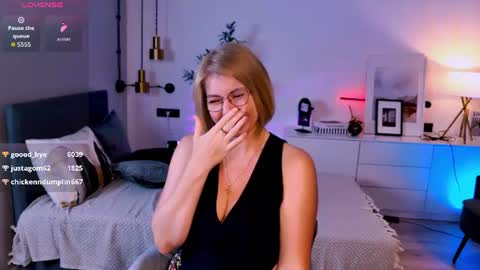 Annie online show from 06-27-26, 12:22