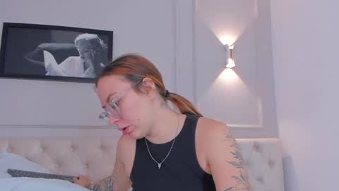 Annie online show from 02-02-25, 01:30