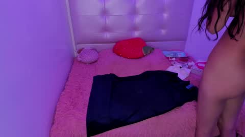 Snapshot of anniie_evans1 chatting on 02-04-25, 08:06 Annie Evans online show from 02-04-25, 08:06