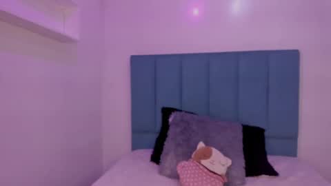 Snapshot of anniie_evans1 chatting on 10-06-25, 02:25 Annie Evans online show from 10-06-25, 02:25
