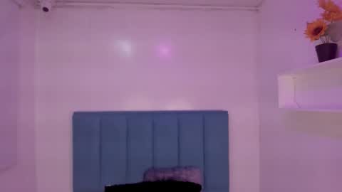 Snapshot of anniie_evans1 chatting on 10-09-25, 04:16 Annie Evans online show from 10-09-25, 04:16