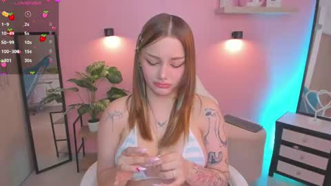 Snapshot of anniita_ chatting on 07-14-26, 03:00 VIVIANNA online show from 07-14-26, 03:00