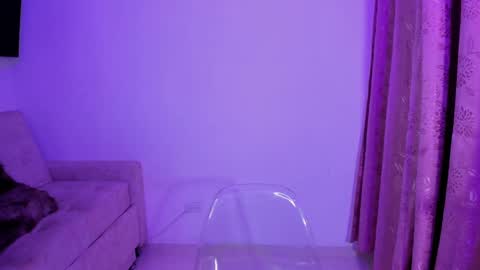 Snapshot of annika_03 chatting on 10-31-25, 02:12 Gise. online show from 10-31-25, 02:12