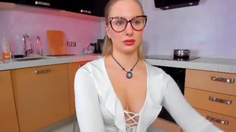 Ann  8am-3pm ESTNY time online show from 06-25-26, 09:36