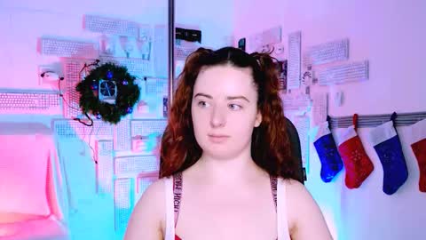 Snapshot of annterry chatting on 12-22-25, 12:46 Ann Terry 3 online show from 12-22-25, 12:46