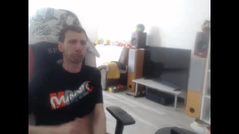 LoyalDog online show from 04-30-26, 04:02