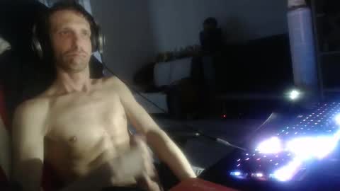 LoyalDog online show from 05-01-26, 05:01