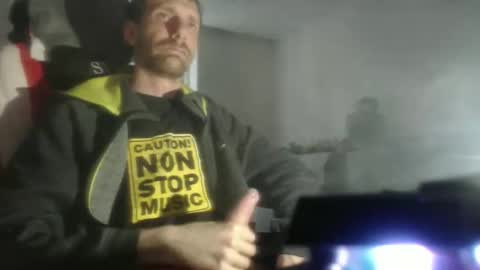 LoyalDog online show from 05-13-26, 07:39