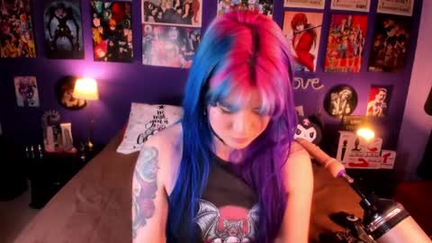 Snapshot of anny_cross chatting on 01-14-25, 02:19 Paty online show from 01-14-25, 02:19