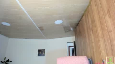Issabela online show from 07-28-26, 04:39