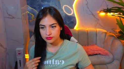 Live 1500am 2100pm COLOMBIAN HOUR online show from 04-25-26, 12:30