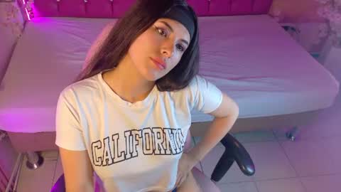 annybeckerr_ online show from 07-10-26, 08:33