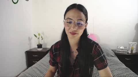 Snapshot of annyroberts_89 chatting on 01-07-25, 11:24 Anny online show from 01-07-25, 11:24