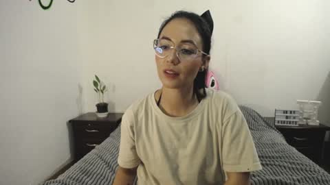 Snapshot of annyroberts_89 chatting on 01-21-25, 11:45 Anny online show from 01-21-25, 11:45