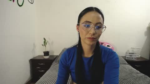 Snapshot of annyroberts_89 chatting on 01-30-25, 11:45 Anny online show from 01-30-25, 11:45
