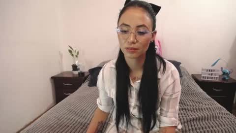 Snapshot of annyroberts_89 chatting on 02-22-25, 11:24 Anny online show from 02-22-25, 11:24