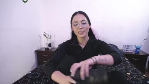 Snapshot of annyroberts_89 chatting on 03-08-25, 11:28 Anny online show from 03-08-25, 11:28