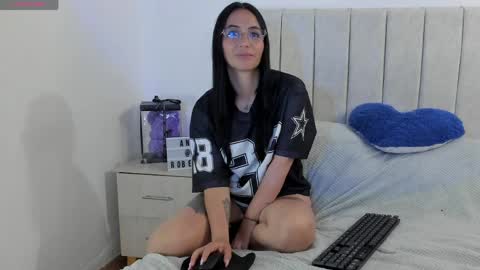 Anny online show from 04-28-26, 05:18