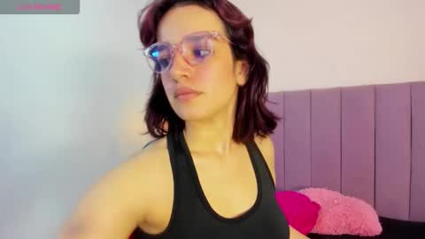 Snapshot of annyrosee chatting on 01-17-26, 08:34 Anny online show from 01-17-26, 08:34