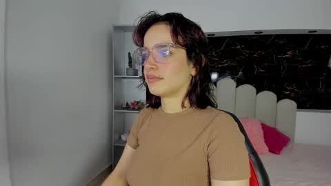 Snapshot of annyrosee chatting on 02-02-26, 08:07 Anny online show from 02-02-26, 08:07