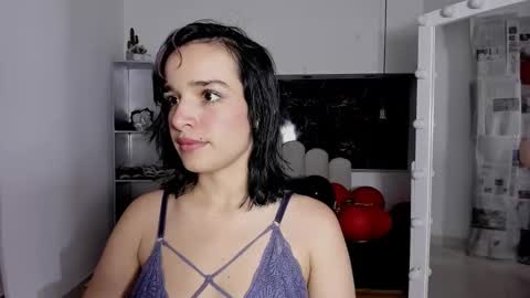 Snapshot of annyrosee chatting on 02-18-26, 08:27 Anny online show from 02-18-26, 08:27