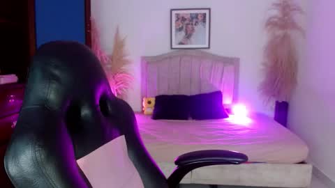 Snapshot of annyrusso chatting on 02-09-26, 04:55 annyrusso online show from 02-09-26, 04:55