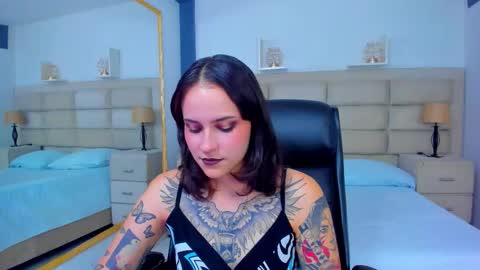 AnnyT online show from 10-26-25, 08:59
