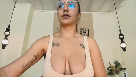 Snapshot of annyxhot chatting on 06-02-26, 11:12 AnnyXhot online show from 06-02-26, 11:12