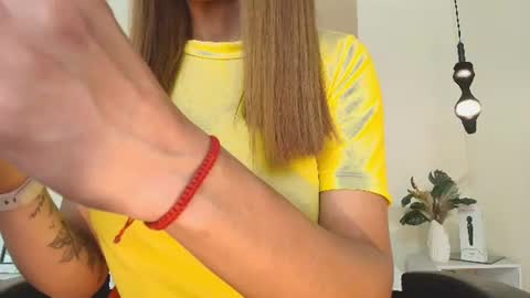 Snapshot of annyxhot chatting on 06-17-26, 11:12 AnnyXhot online show from 06-17-26, 11:12